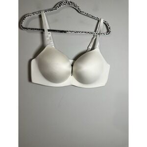 Victoria's Secret Smooth White 40D Very Sexy So Obsessed Wireless Push Up Bra